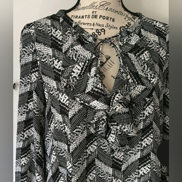 Karl Lagerfeld Black and White Ruffled Tie Front Blouse - Picture 2 of 6